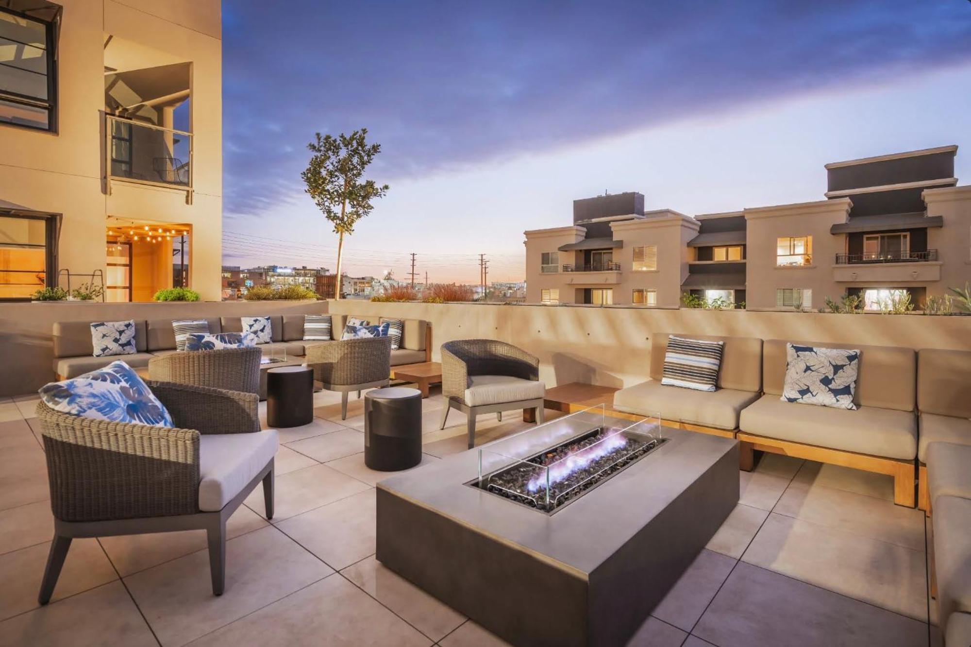 Compass Luxury Living Los Angeles